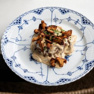 Filet mignon with mushroom sauce and chanterelles