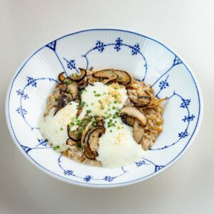 Полба с&nbsp;жареными вешенками и&nbsp;муссом из&nbsp;пармезана