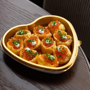 Профитроли с&nbsp;красной икрой